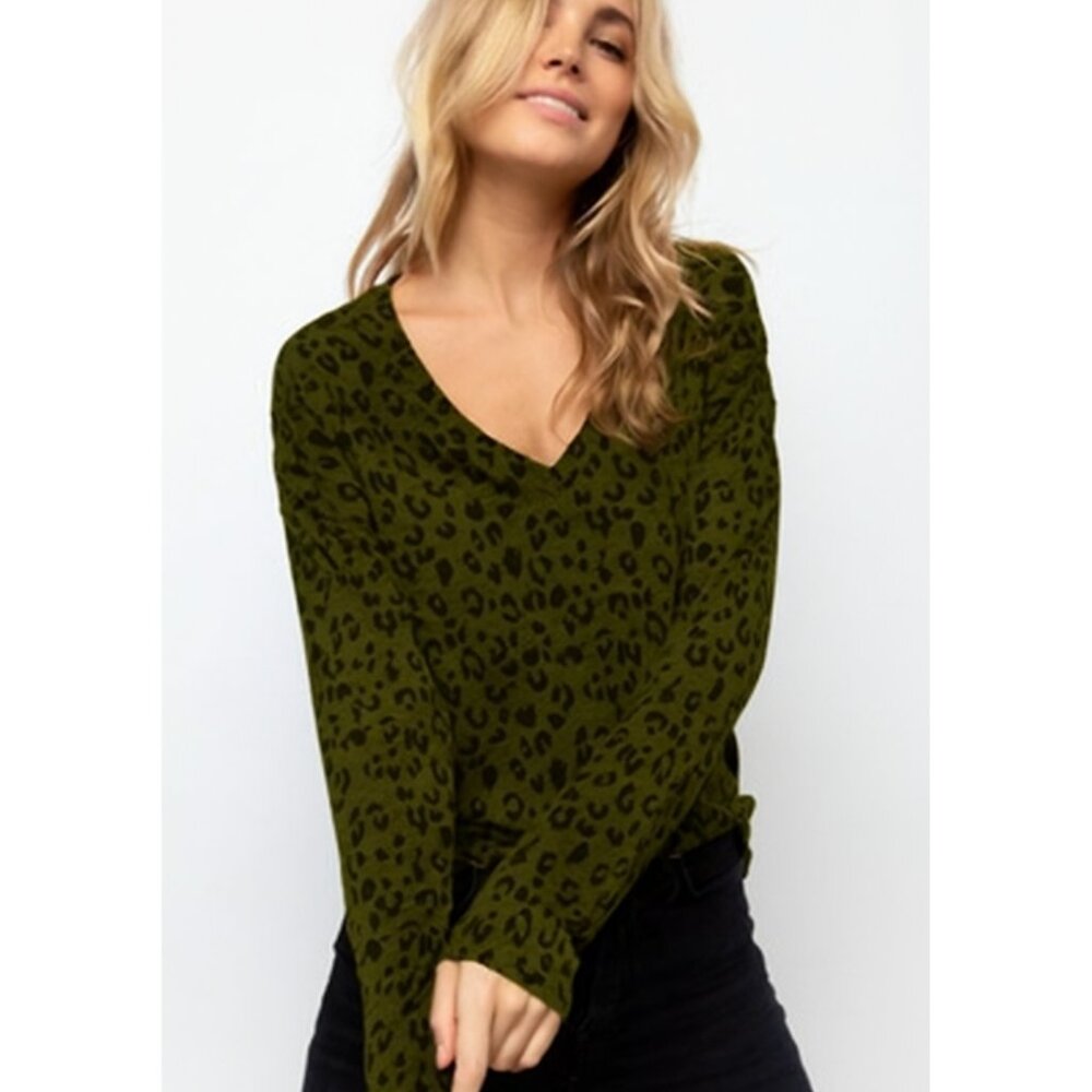 RAILS Sami Long Sleeve Top Linen Blend Cheetah Print Olive Green V-neck size S